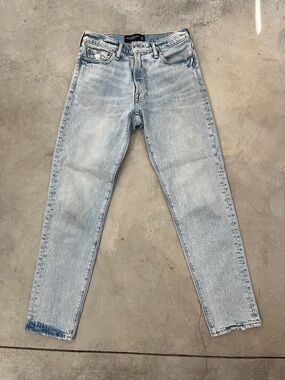 Light Wash Jeans - Classic Straight Fit